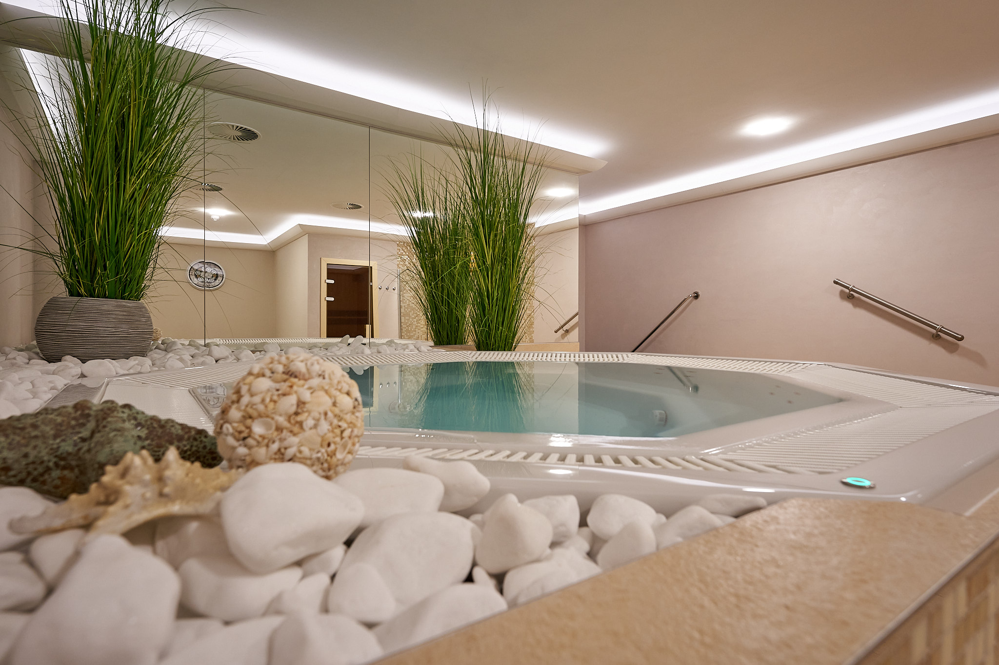 Hotel Queens wellness privátní whirpool